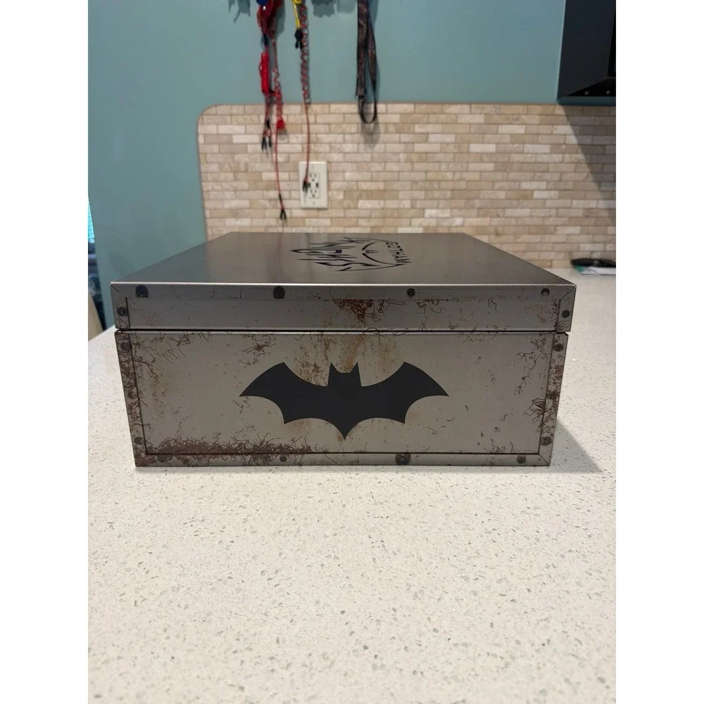 Gotham Knights Collector‎ Box Metallic Case Only Limited Edition